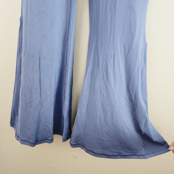 NEW Aerie Offline Blue Real Me Super Flare Crossover Flare Legging - Picture 6 of 13